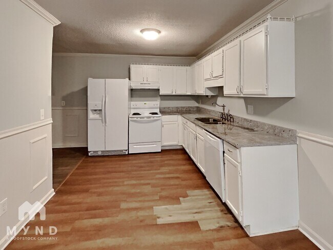 Building Photo - 134 Mayflower Cir