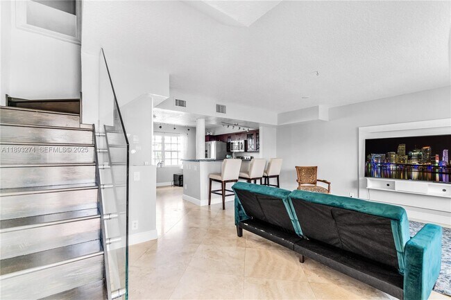 Foto del edificio - 349 Virginia St