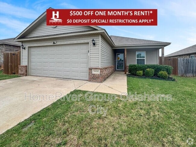 Building Photo - 10201 Hidden Village Dr