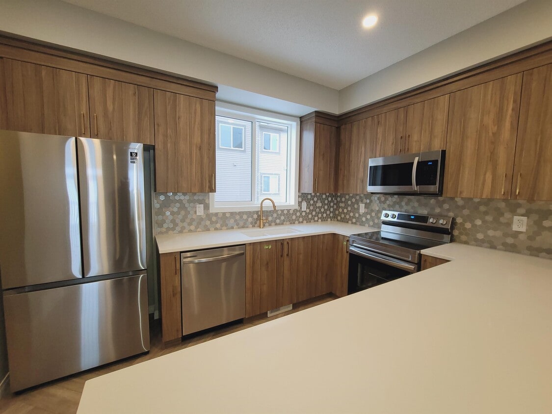 Primary Photo - 2072 Wonnacott Way SW