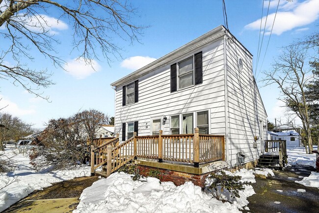 Building Photo - 24 Steinhardt Ave