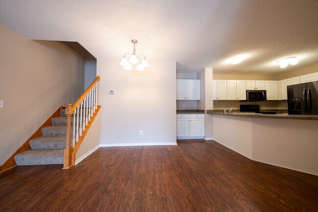 Foto del edificio - 17335 River Birch Ln S E