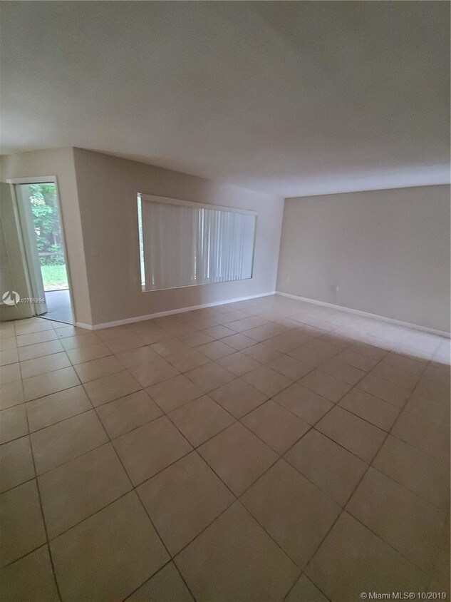 Foto principal - 815 W Boynton Beach Blvd