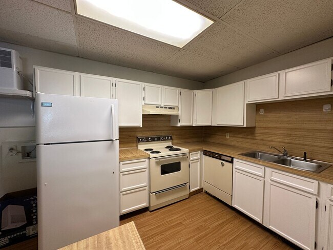 Building Photo - 3157 Tiffany Ct