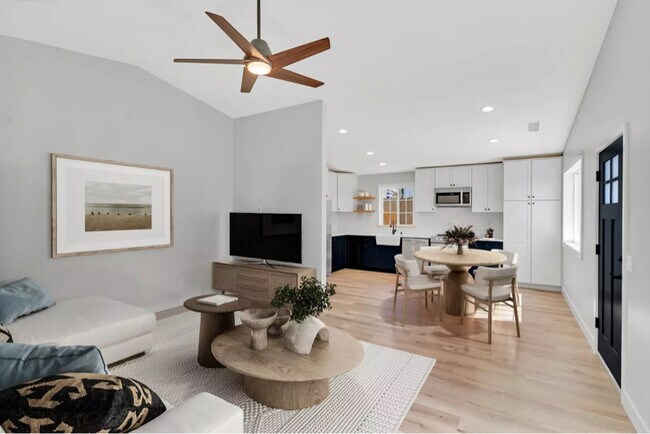 Foto del edificio - 1304 Basswood Ave