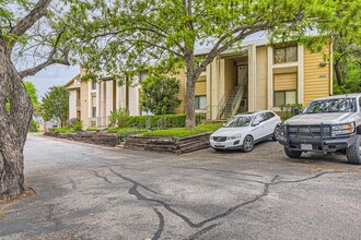 Building Photo - 9100 Mountain Ridge Dr