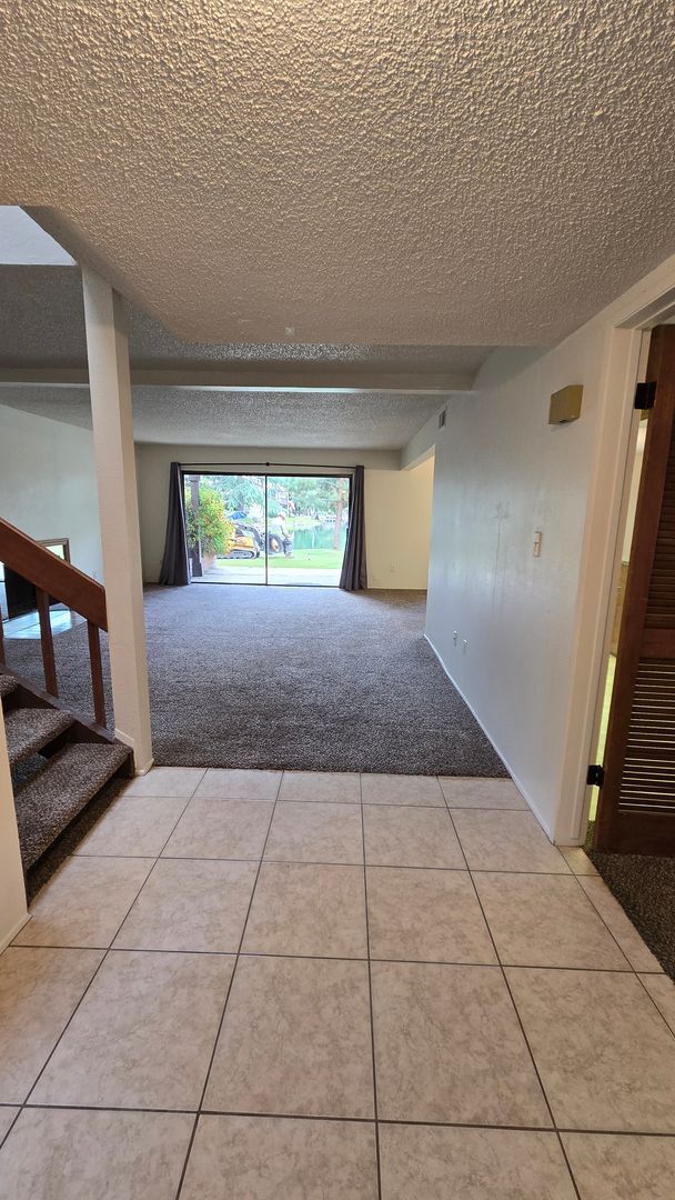 Foto del edificio - 4147 Pinewood Lake Dr