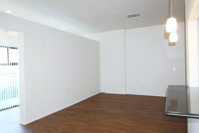 Building Photo - 819 D Ave