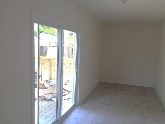 Foto del edificio - 2324 Lenora Ln