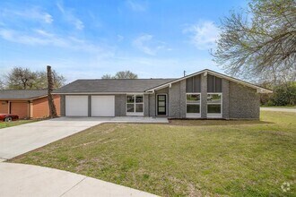 Building Photo - 2927 Norwood Hill Rd