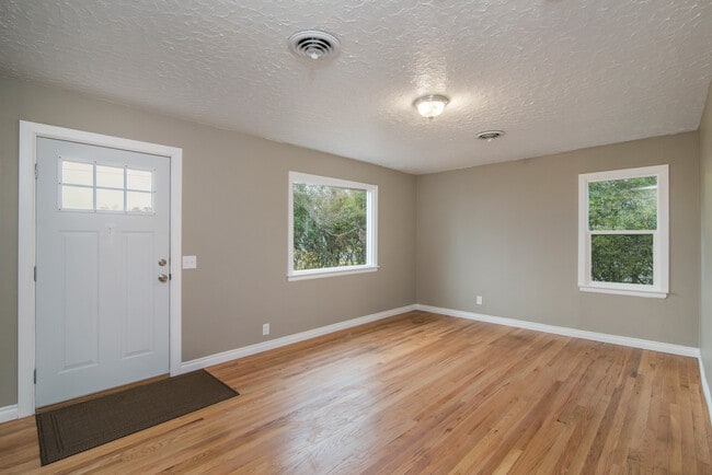Building Photo - 1405 N Felts Rd