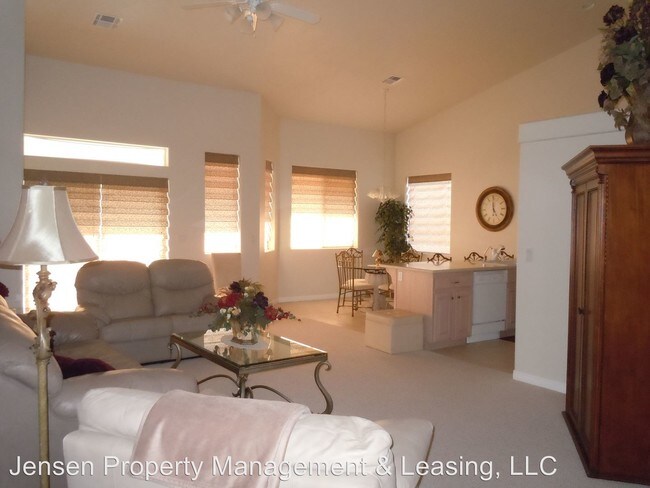 Building Photo - 3 br, 2 bath House - 1150 Mohave Drive