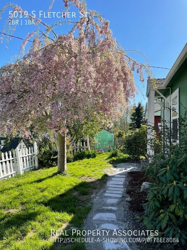 Primary Photo - Cozy 2 Bedroom South Seattle Home