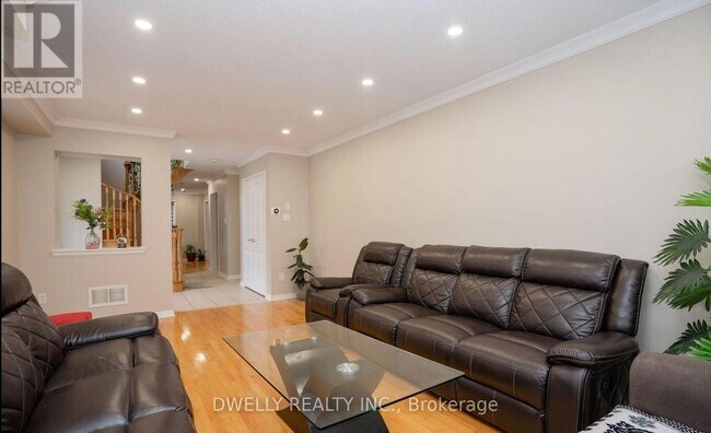 Building Photo - 29 Trudelle Crescent