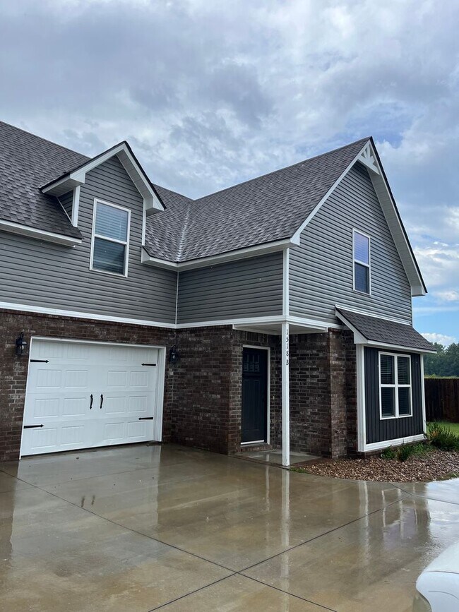 Foto del edificio - COX-NORTHRIDGE DRIVE TOWNHOMES