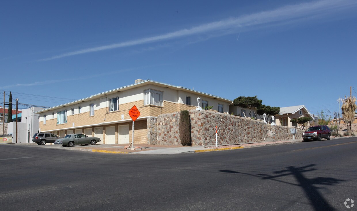 Foto principal - 1501 N Stanton St