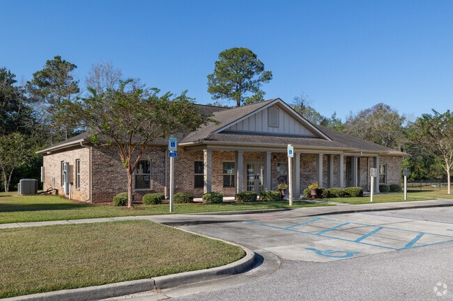 Clubhouse - Arbours at Pierce Creek