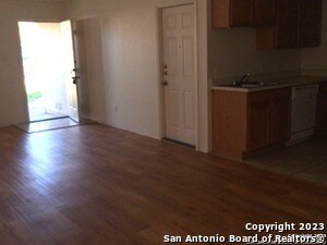 Building Photo - 6305 Green Top Dr