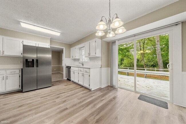 Foto del edificio - 4 br, 2.5 bath House - 673 Fairfield Dr