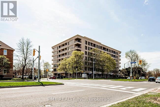 Building Photo - 1 Leaside Park Dr