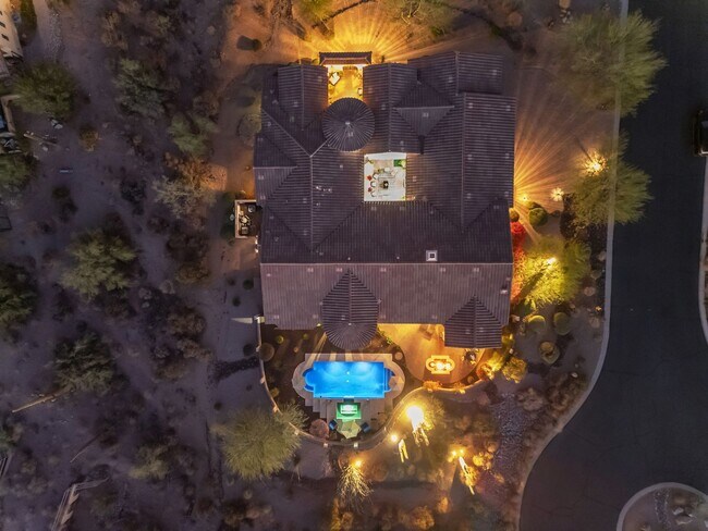 Foto del edificio - Stunning Custom Mediterranean Estate with ...