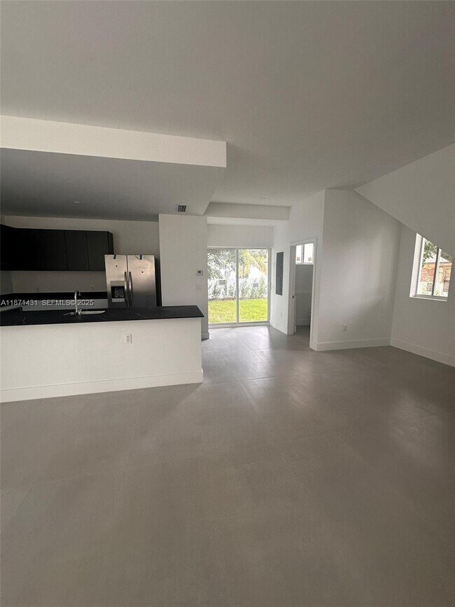 Foto del edificio - 532 NW 17th Ave