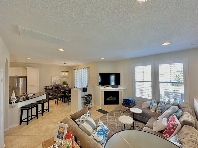 Foto del edificio - 785 Harbor Cliff Way