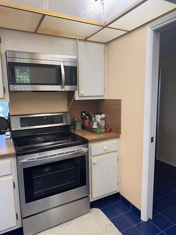 Foto del edificio - 565 Oaks Ln