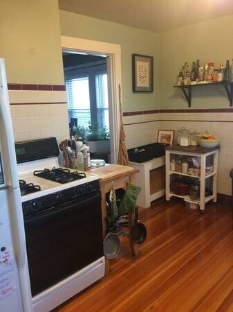 Kitchen - 118 Monument St