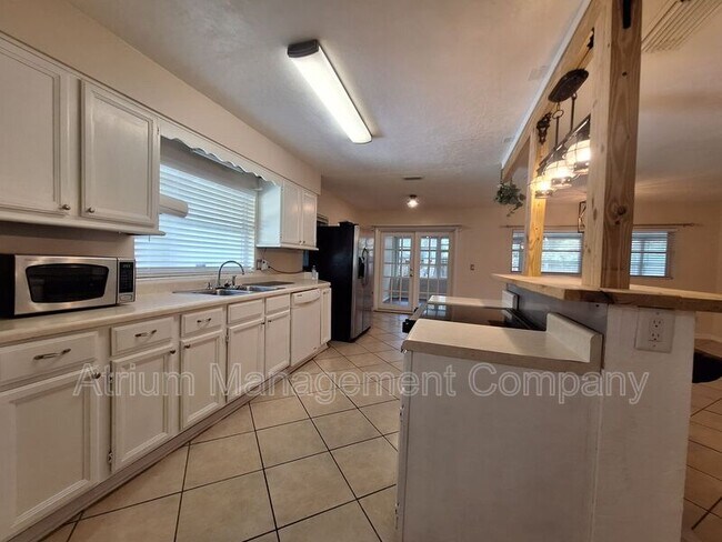 Building Photo - 4006 Bayfront Pkwy