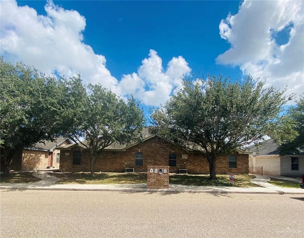 Foto principal - 15 Prosperity Dr