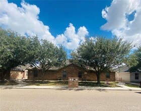Building Photo - 15 Prosperity Dr