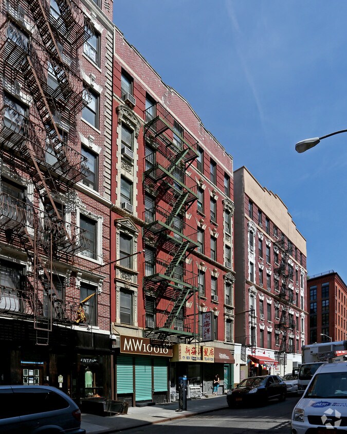 Primary Photo - 169 Mott St