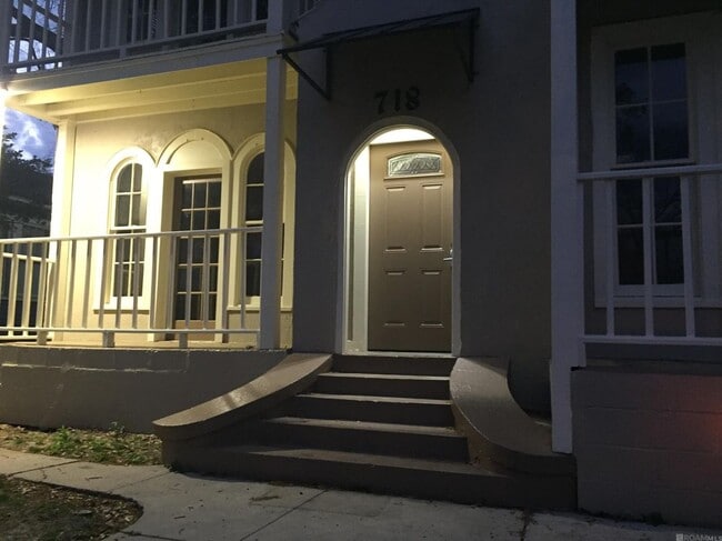 Foto del edificio - 718 Park Blvd