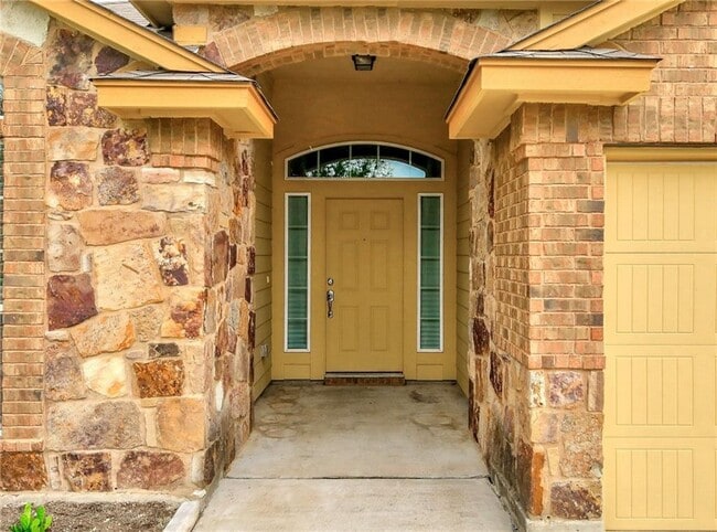 Foto del edificio - 137 Langtry Ln
