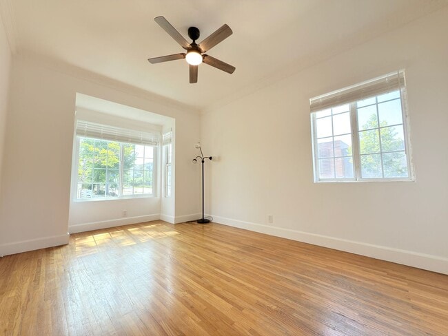 Building Photo - Rare North Hollywood Home with Bonus Space...
