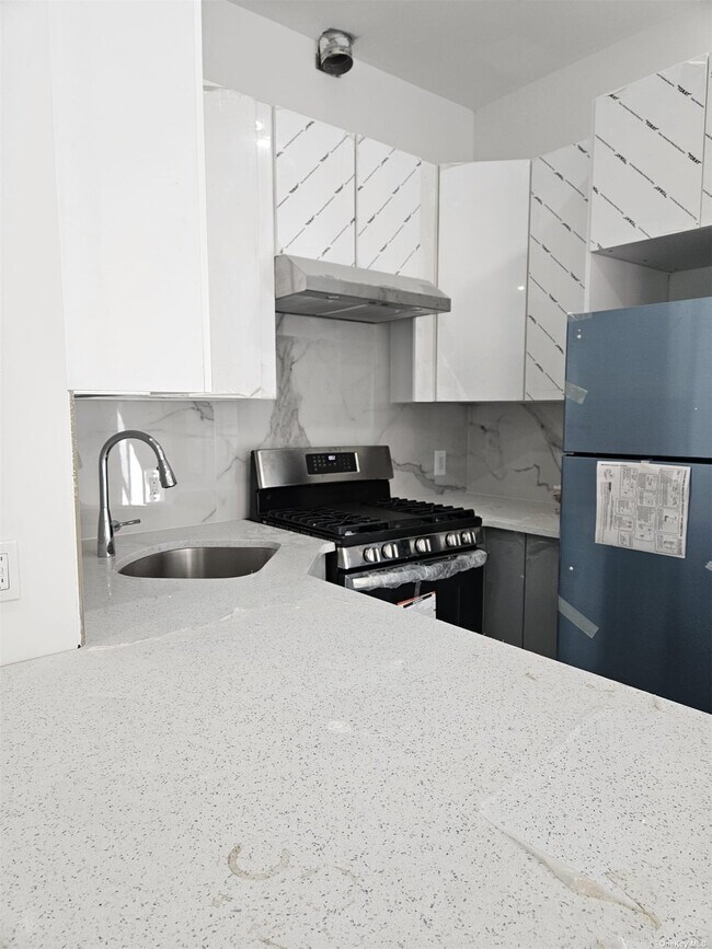 Building Photo - 21-24-24 21st Rd