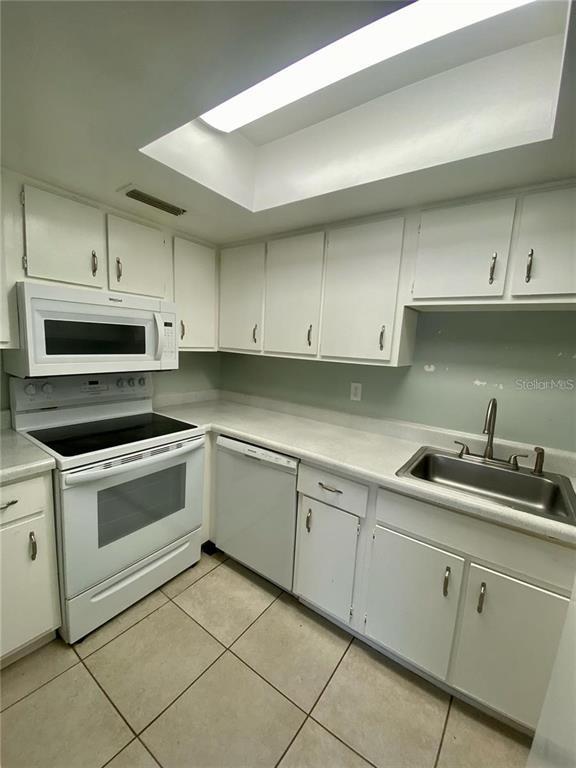 Building Photo - 551 Flemming Way