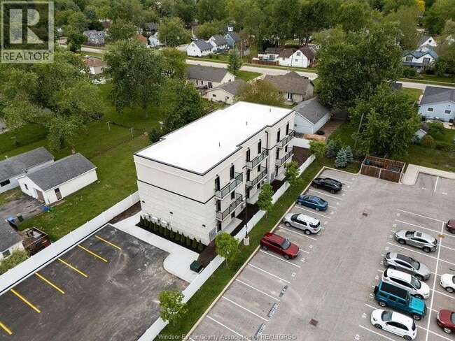 Building Photo - 133 Laird Ave
