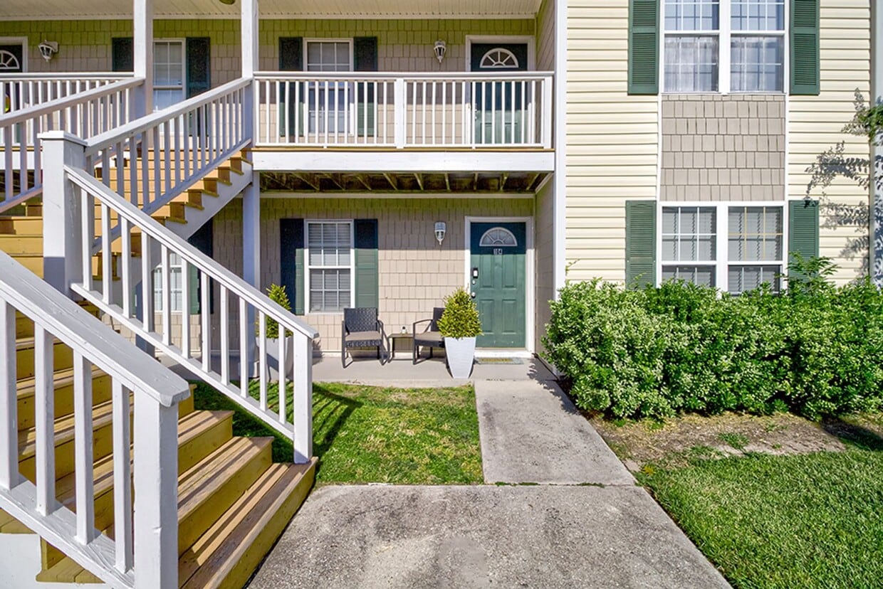 Foto principal - COMING SOON - Spacious Updated Condo in Gr...