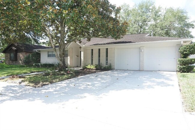 Foto del edificio - 5727 Braesvalley Dr