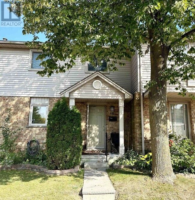 Building Photo - 217 Martinet Ave