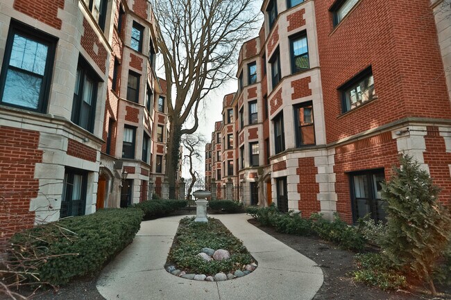 Foto del edificio - 7631 N Eastlake Terrace