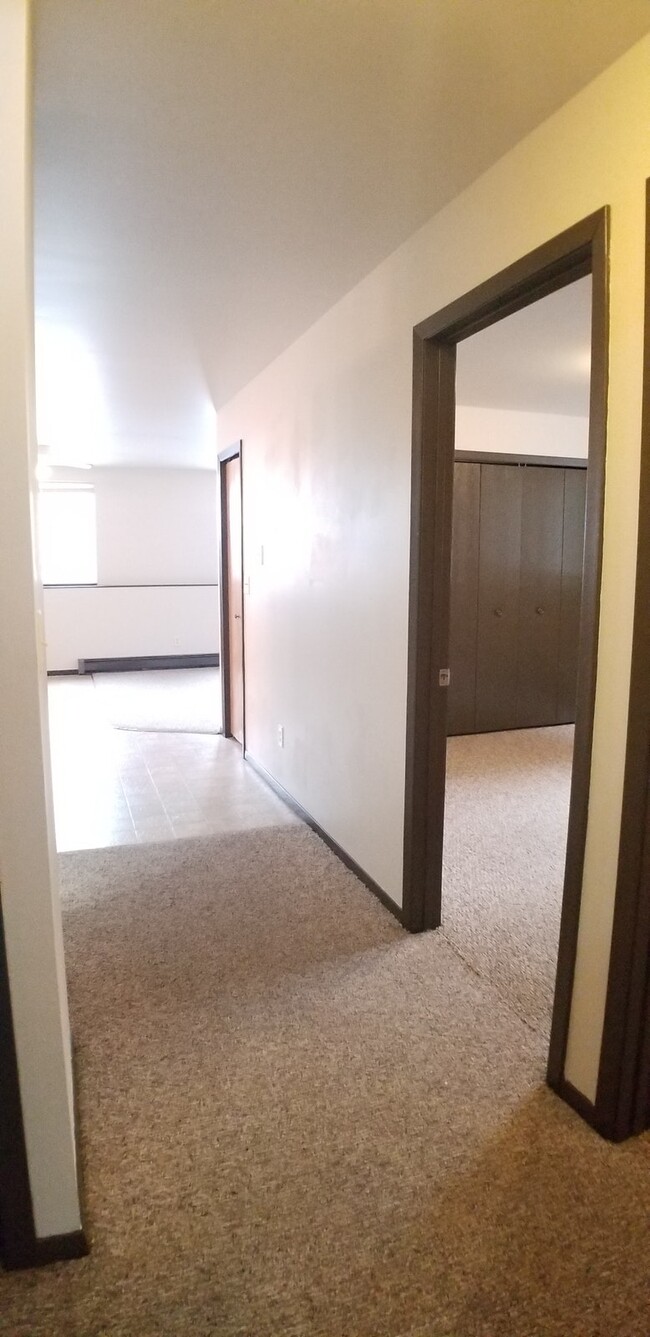 Building Photo - 271 Shannon Court, Unit 3