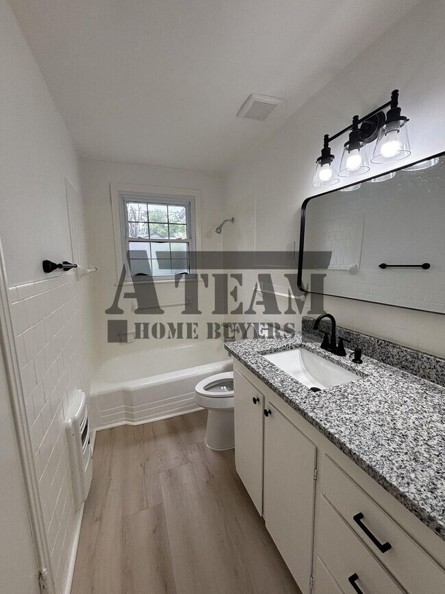 Foto del edificio - Charming Fully Remodeled 2 Bedroom 1 Bath Athens