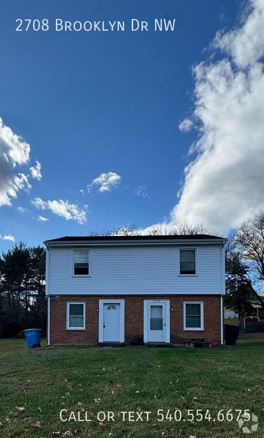 Building Photo - 2708 Brooklyn Dr NW