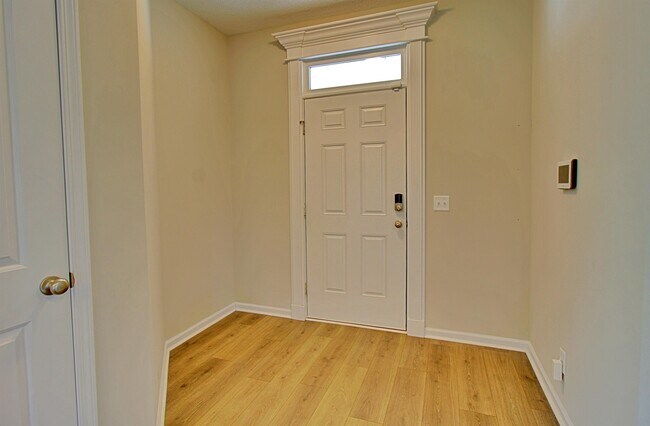 Building Photo - 35 Cassels Ct