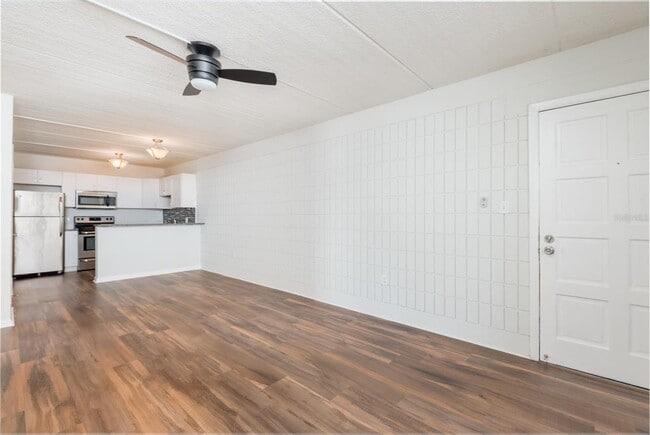 Building Photo - 3211 W De Leon St
