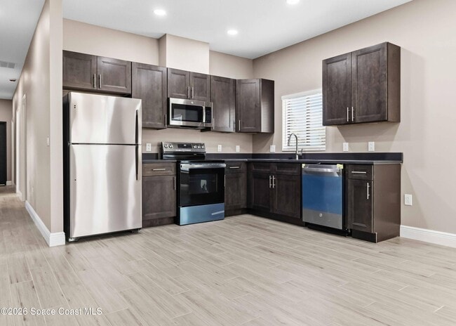 Building Photo - 1649 Belem St SE