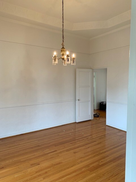 Comedor - 447 N Hayworth Ave